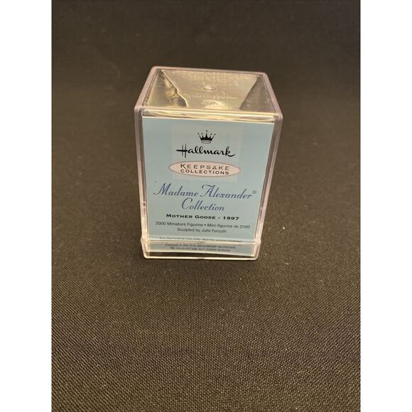 Madame Alexander “Merry Miniatures” Display Base & 7 Keepsake Collection Dolls - Picture 13 of 16